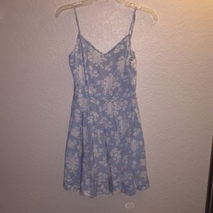 Cute floral blue flowy dress.
